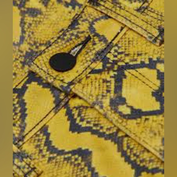 L'AGENCE Jyothi Coated Jean in Yellow/Gold Multi Palma Snake Size 25 NEW - Picture 8 of 9